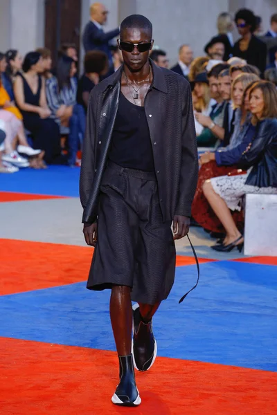Look 29